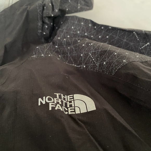 TNF Stormy Trail Jacket - SMALL - Picture 4 of 12